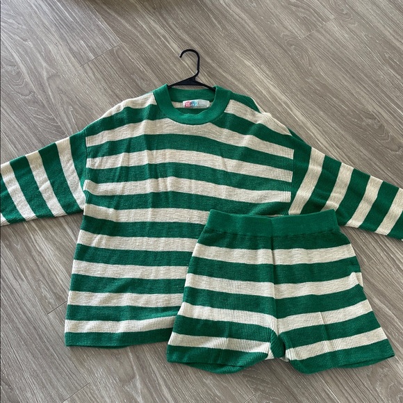 Free people Green and Cream Sweater set - Picture 2 of 5